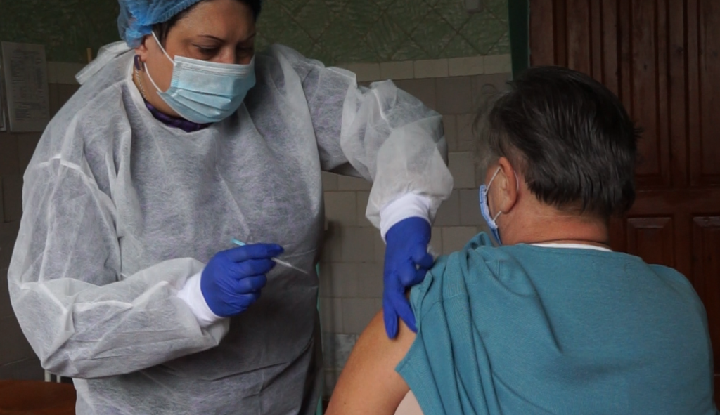 Вакцинація від COVID-19 на Житомирщині: у Тетерівському дитячому будинку-інтернаті проведено щеплення вакциною Pfizer. ВІДЕО