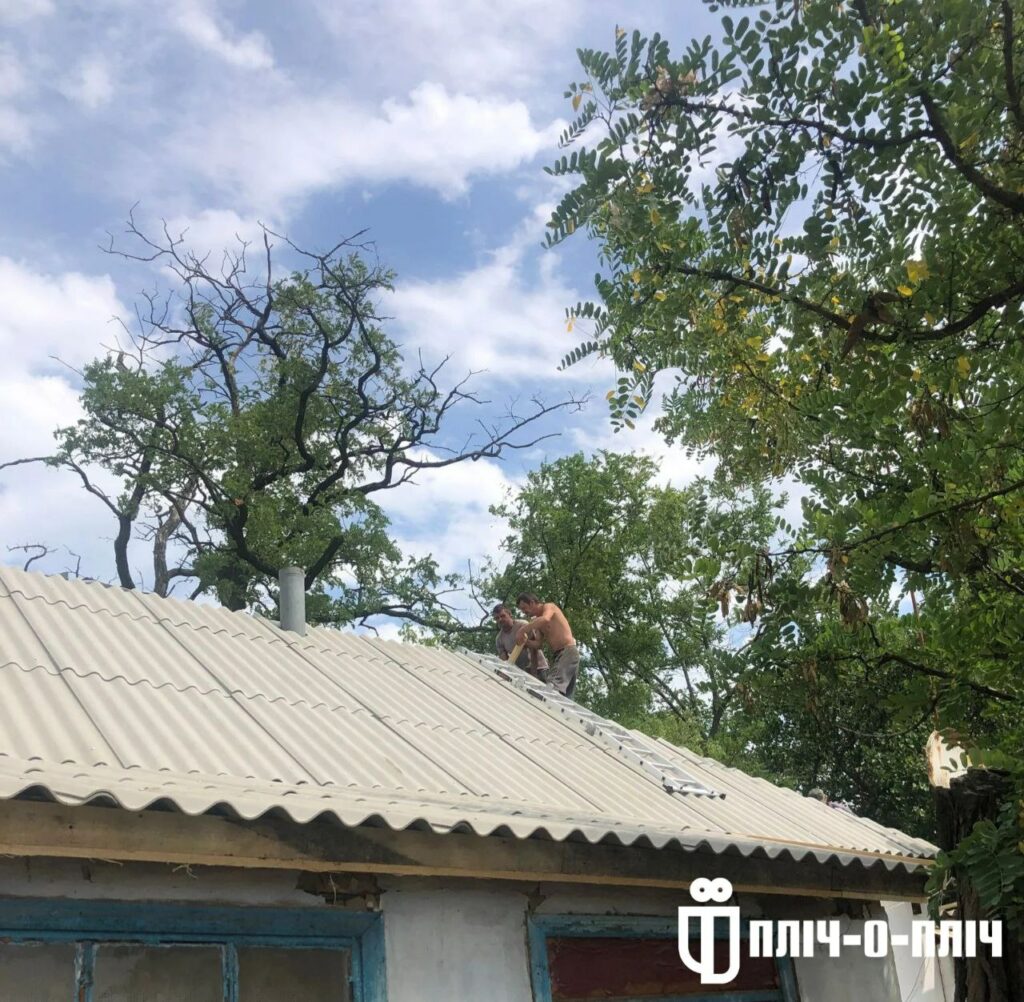 #Плічопліч: Будівельники Житомирщини продовжують працювати над відновленням села Трифонівка