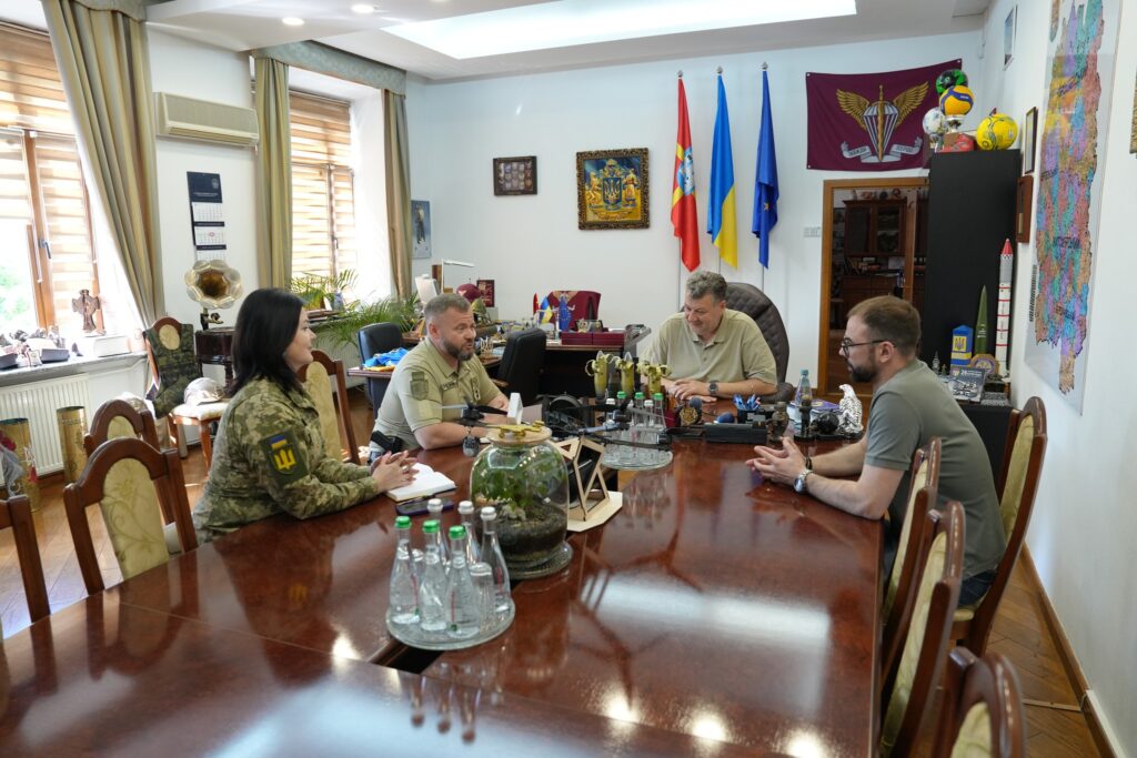 Фото без опису