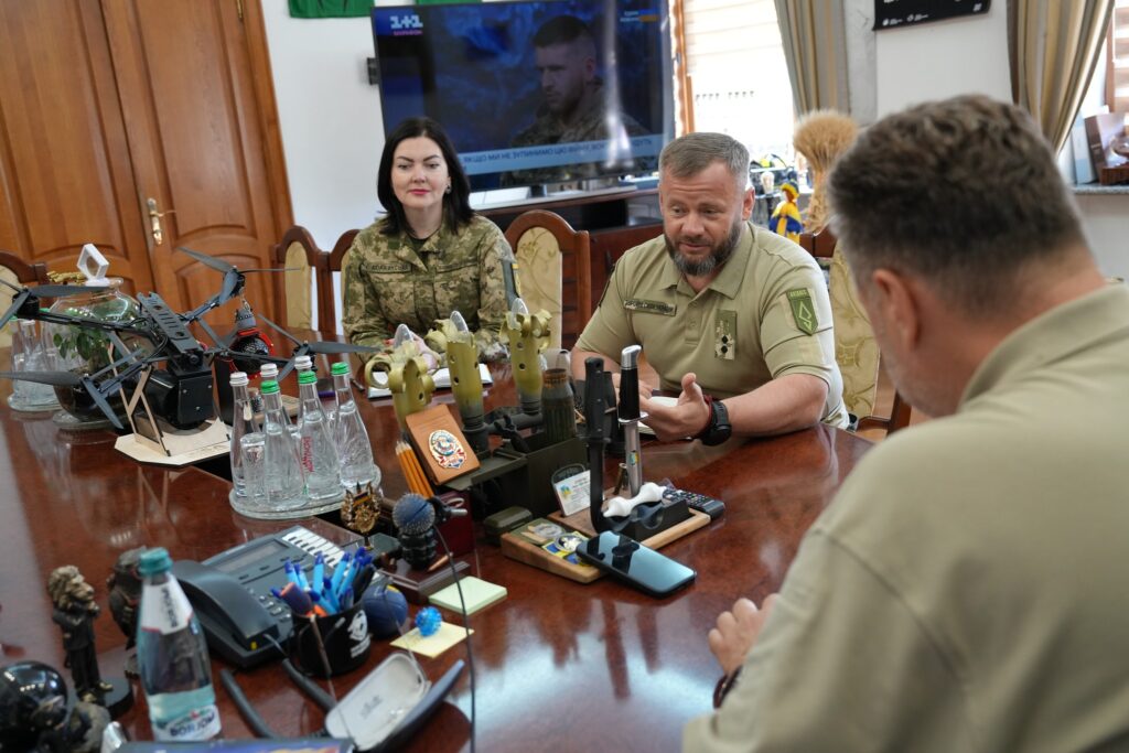 Фото без опису