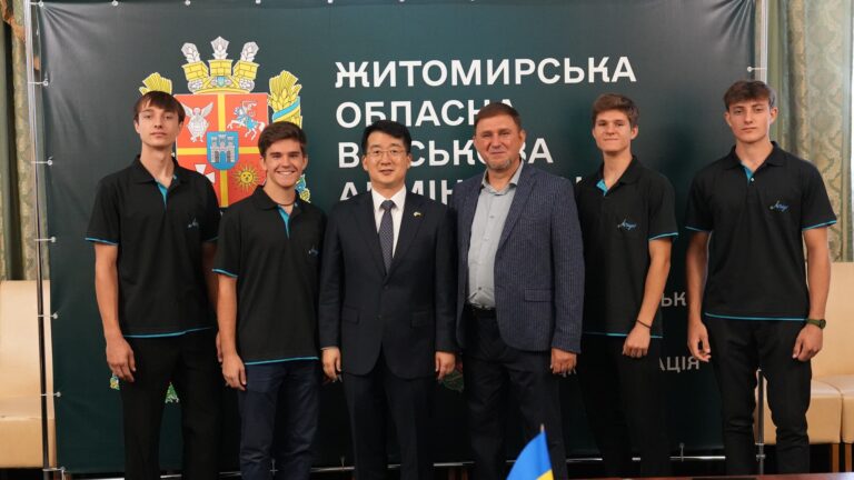 Фото без опису