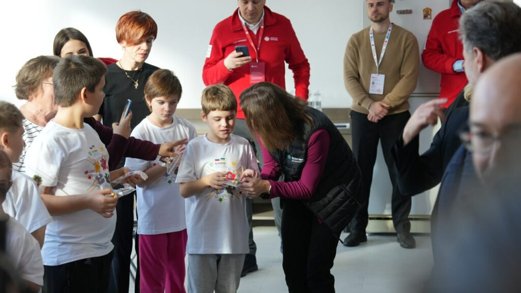 Фото без опису