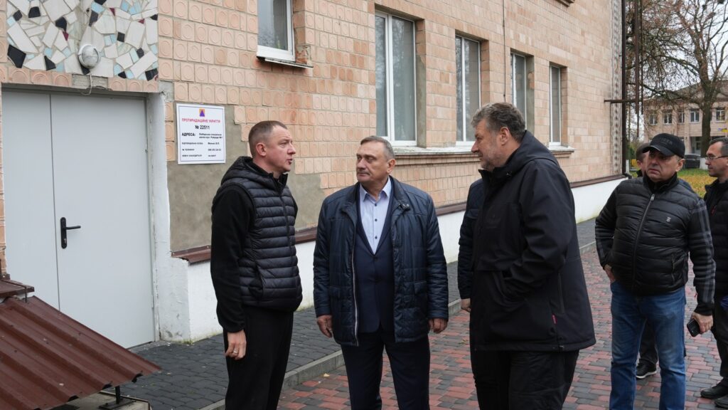 Фото без опису