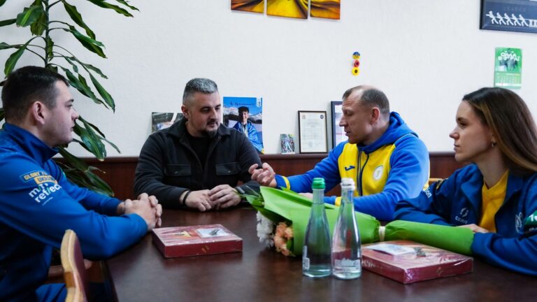 Фото без опису