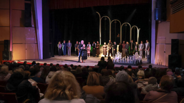 Фото без опису