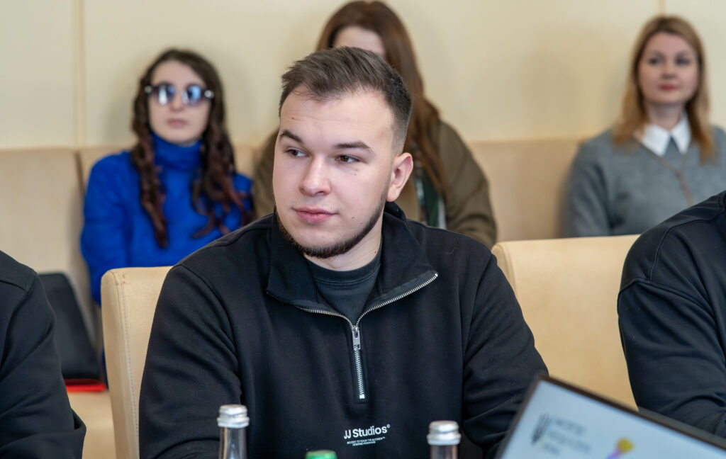 Фото без опису