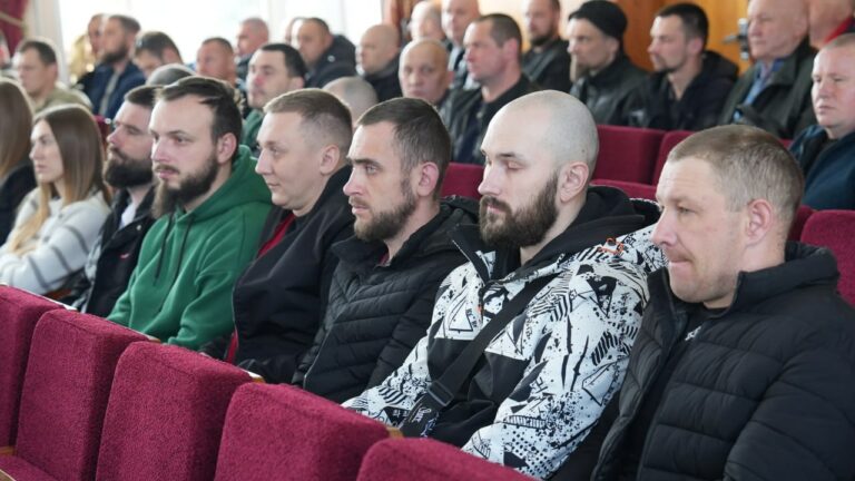 Фото без опису