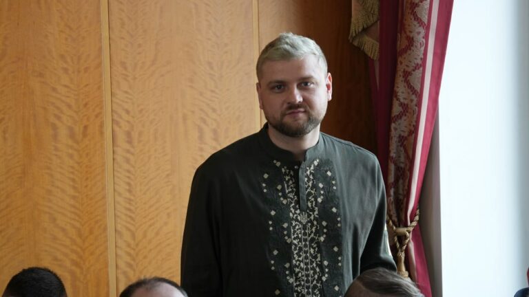 Фото без опису