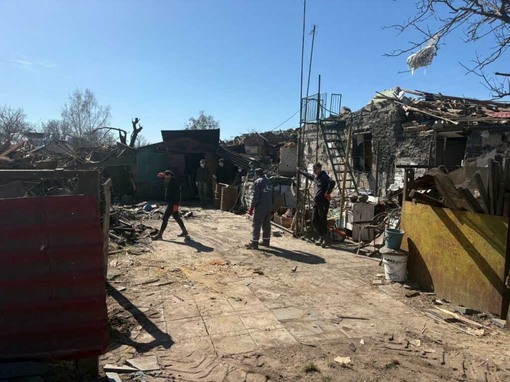 Фото без опису