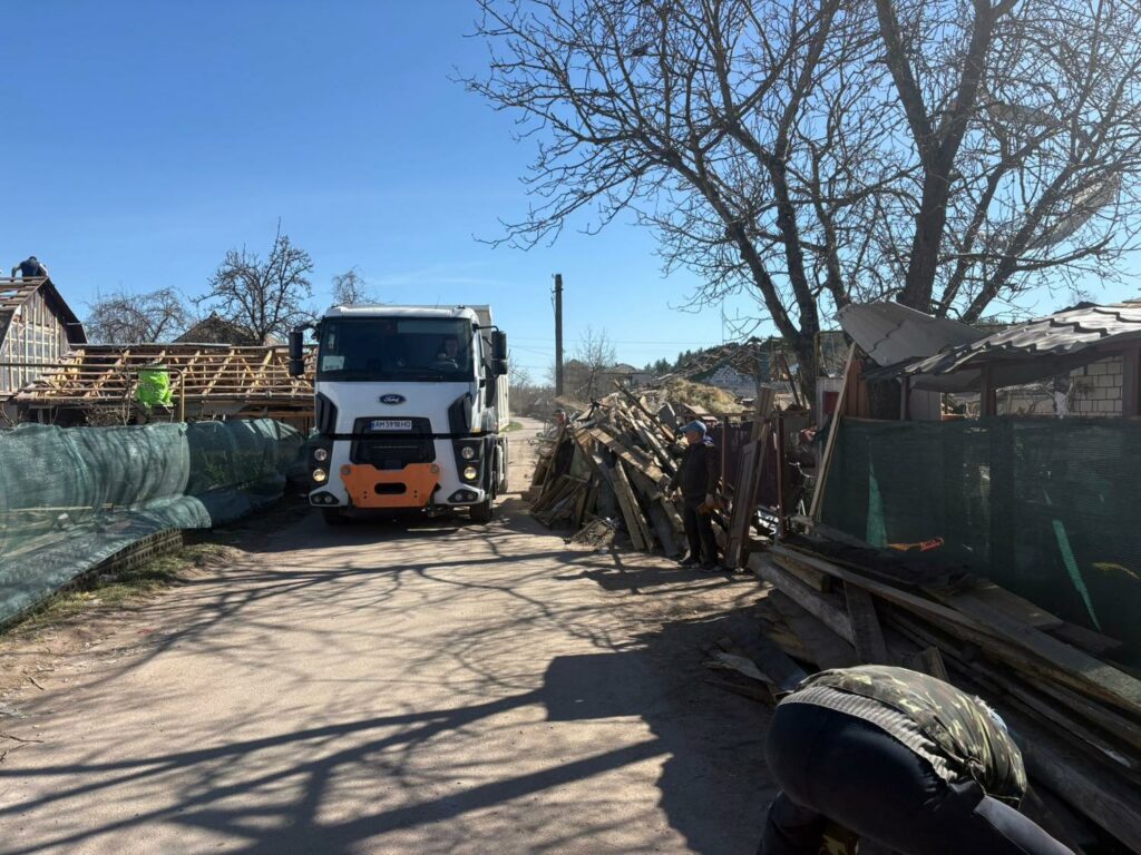 Фото без опису