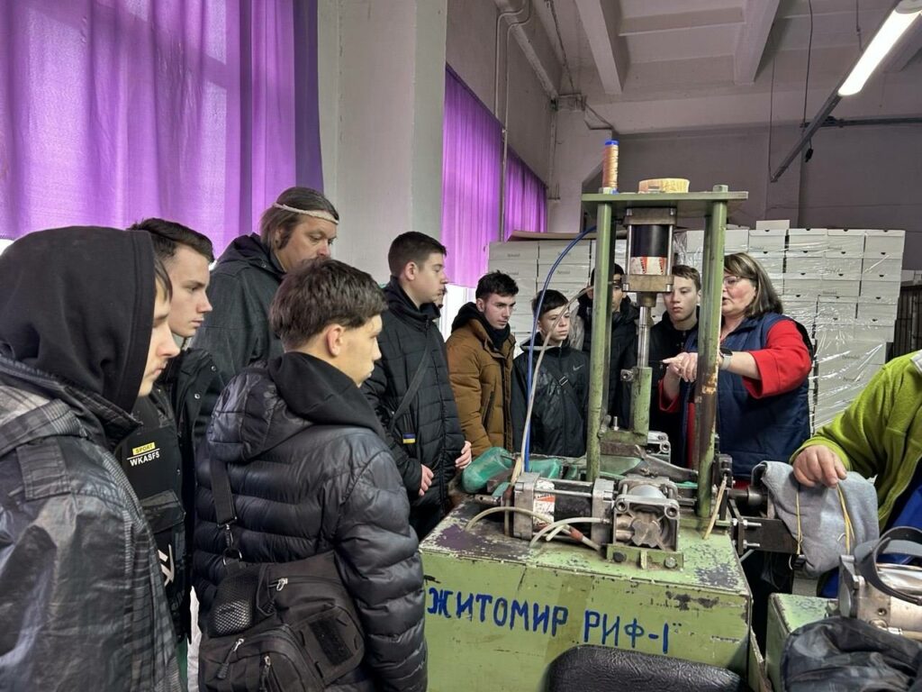 Фото без опису