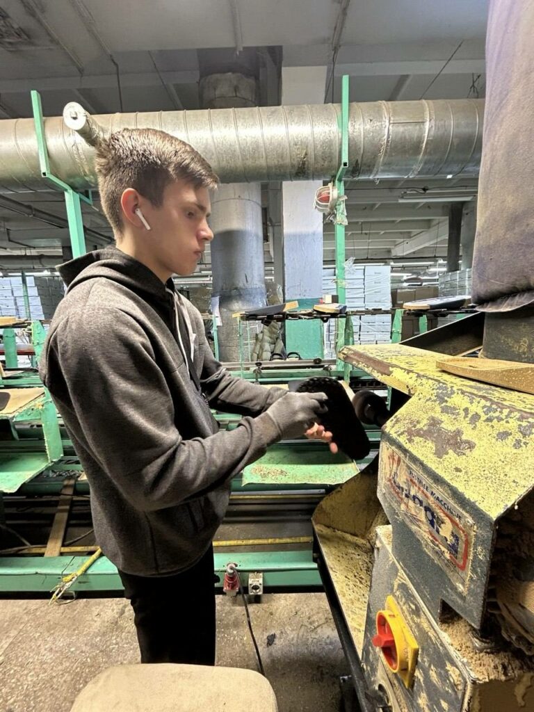 Фото без опису