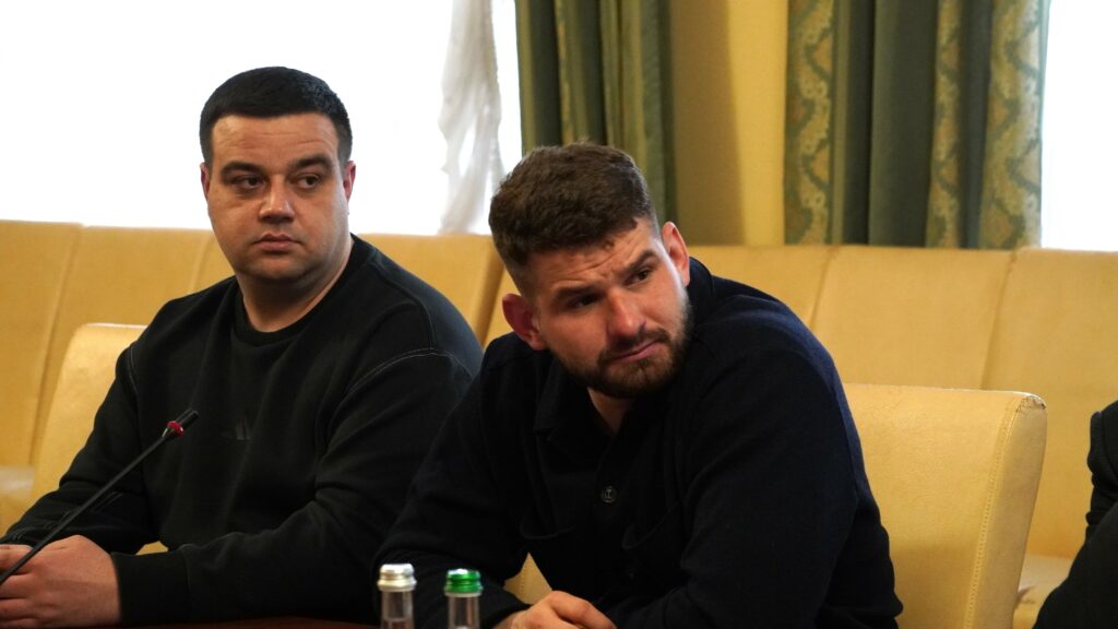 Фото без опису