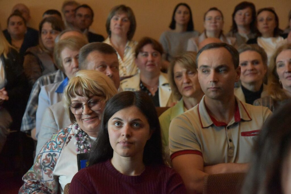 Якісна освіта для кожної дитини: на Житомирщині обговорили розвиток освіти та підтримку педагогів Якісна освіта для кожної дитини: на Житомирщині обговорили розвиток освіти та підтримку педагогів
