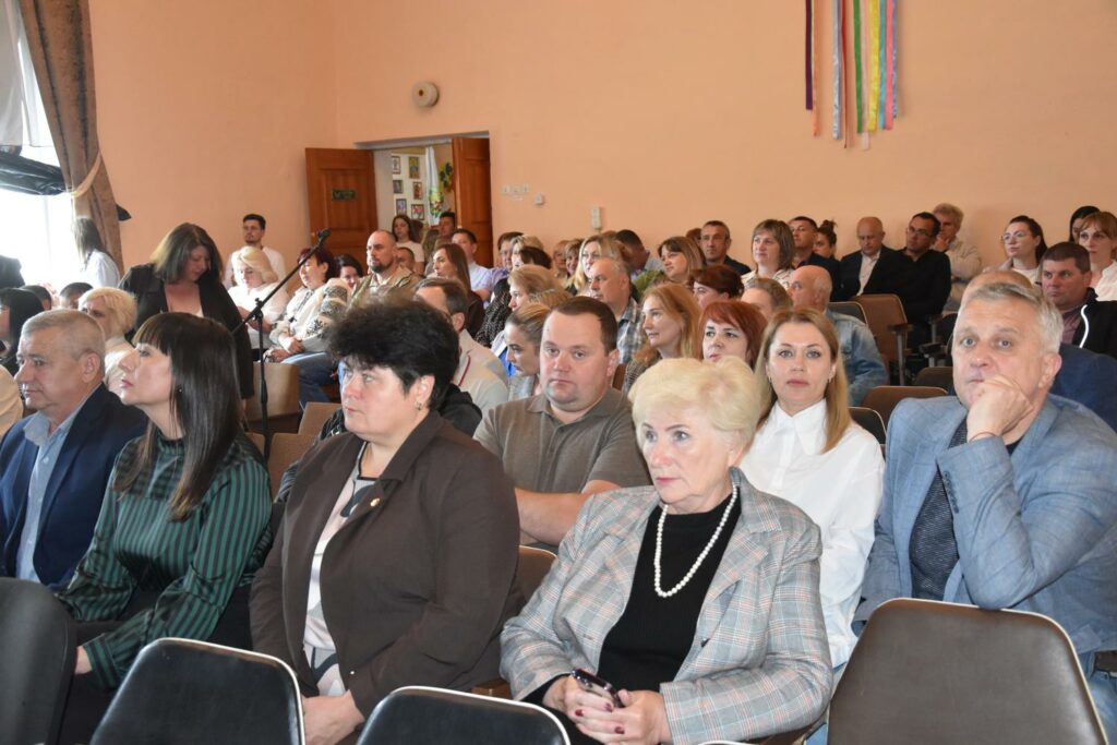 Якісна освіта для кожної дитини: на Житомирщині обговорили розвиток освіти та підтримку педагогів Якісна освіта для кожної дитини: на Житомирщині обговорили розвиток освіти та підтримку педагогів