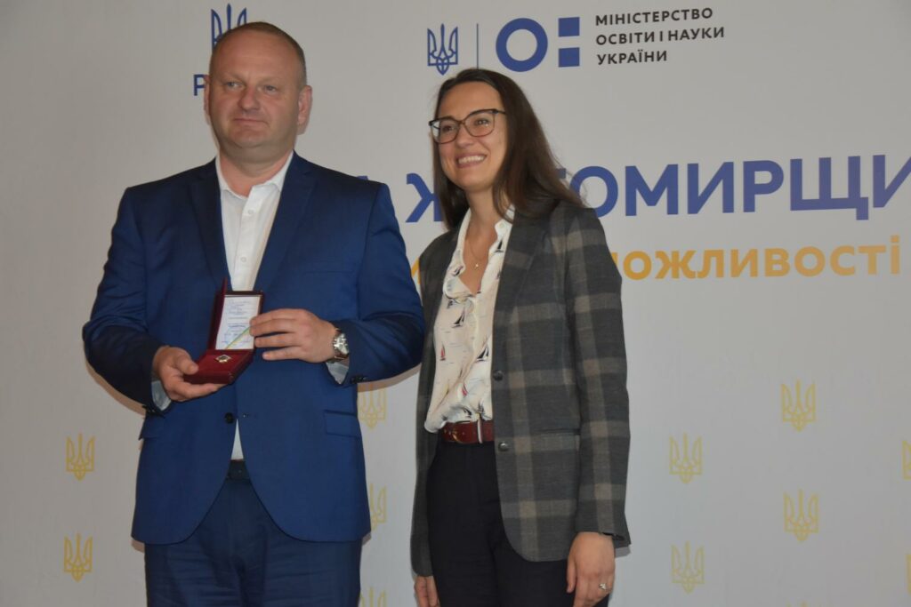 Якісна освіта для кожної дитини: на Житомирщині обговорили розвиток освіти та підтримку педагогів Якісна освіта для кожної дитини: на Житомирщині обговорили розвиток освіти та підтримку педагогів