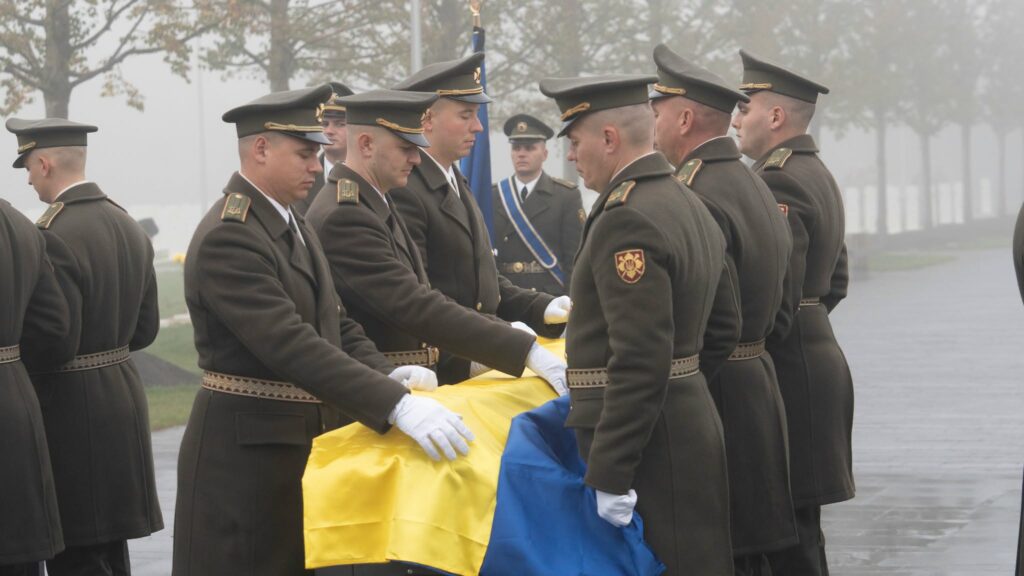  Десятеро невідомих Захисників із Житомирщини поховали на Національному військовому меморіальному кладовищі 